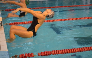 départ d' Emma sur le 100 dos